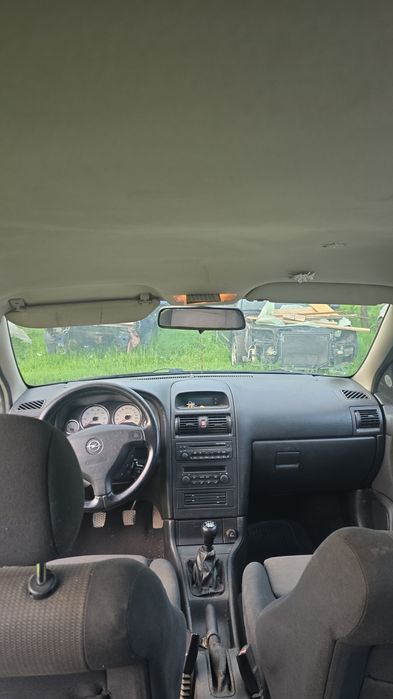 Dezmembrez Opel Astra G