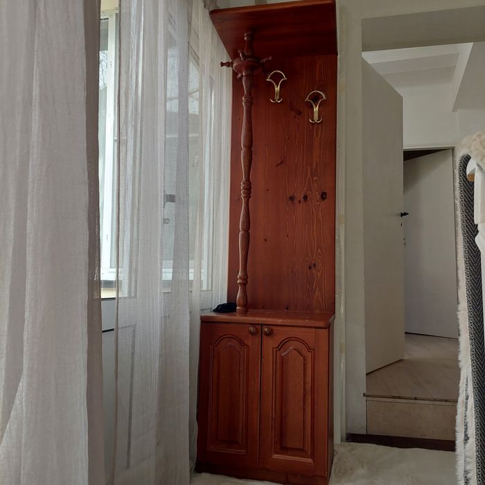 Шкаф за коридор със закачалки/портманто