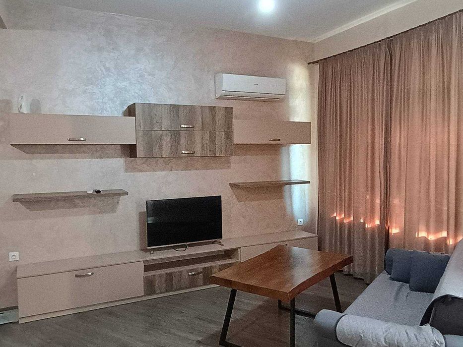 Тристаен апартамент под наем Бургас, Ветрен