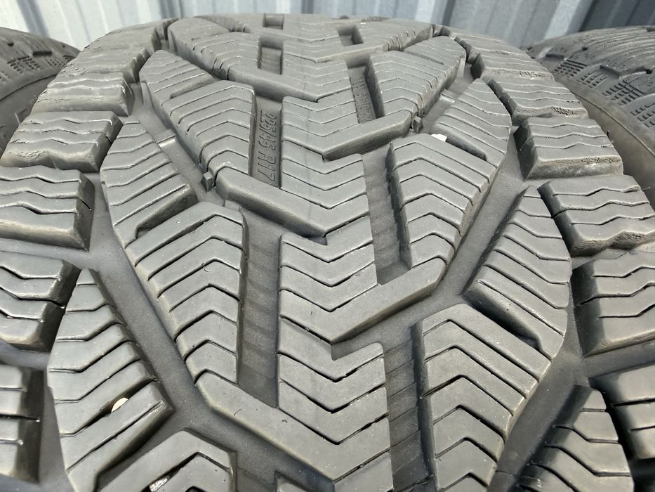 4бр 225/45/17 на 7,5мм с 22дот Ориум
