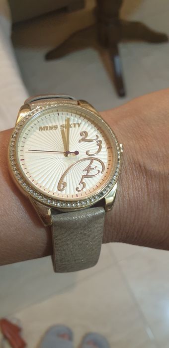 Часовник Miss Sixty златист