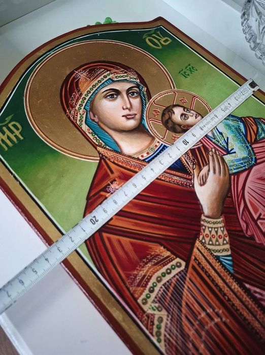 Икона рисувана върху дърво