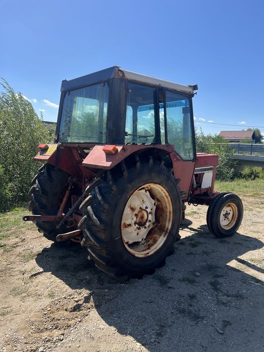 Tractor International 745