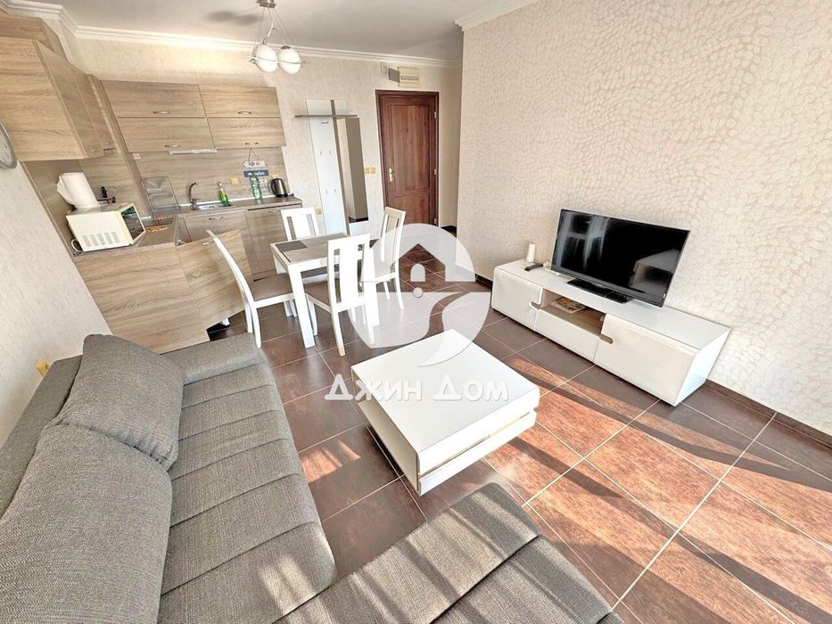 Продава се Двустаен апартамент в Свети Влас - 61 кв.м за 2296 €/кв.м - Снимка #2