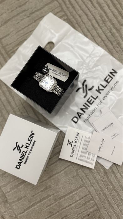 Часы Daniel Klein