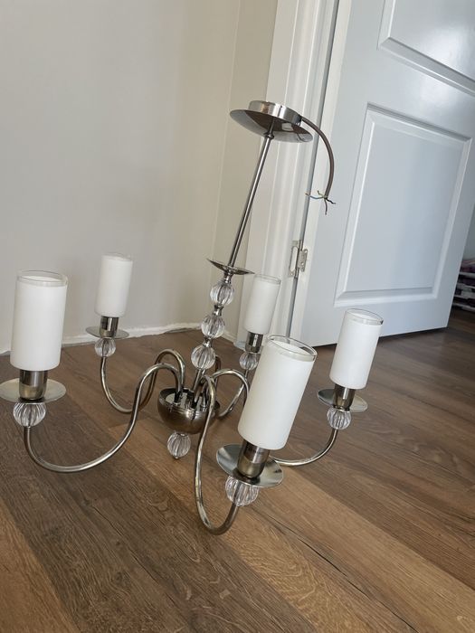Vand candelabru nou neutilizat !!!