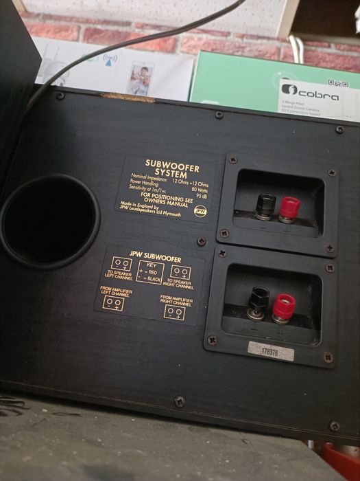 Студиини тонколони със субуфър