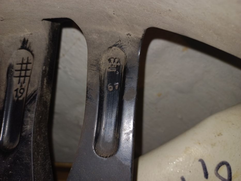 Продам 3 диска на 17 вместе с резиной 235/60/18