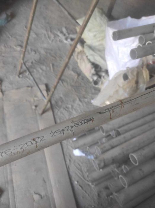 Труба нержавейка ( из нержавеющей стали)бесшовная матовая 25х2