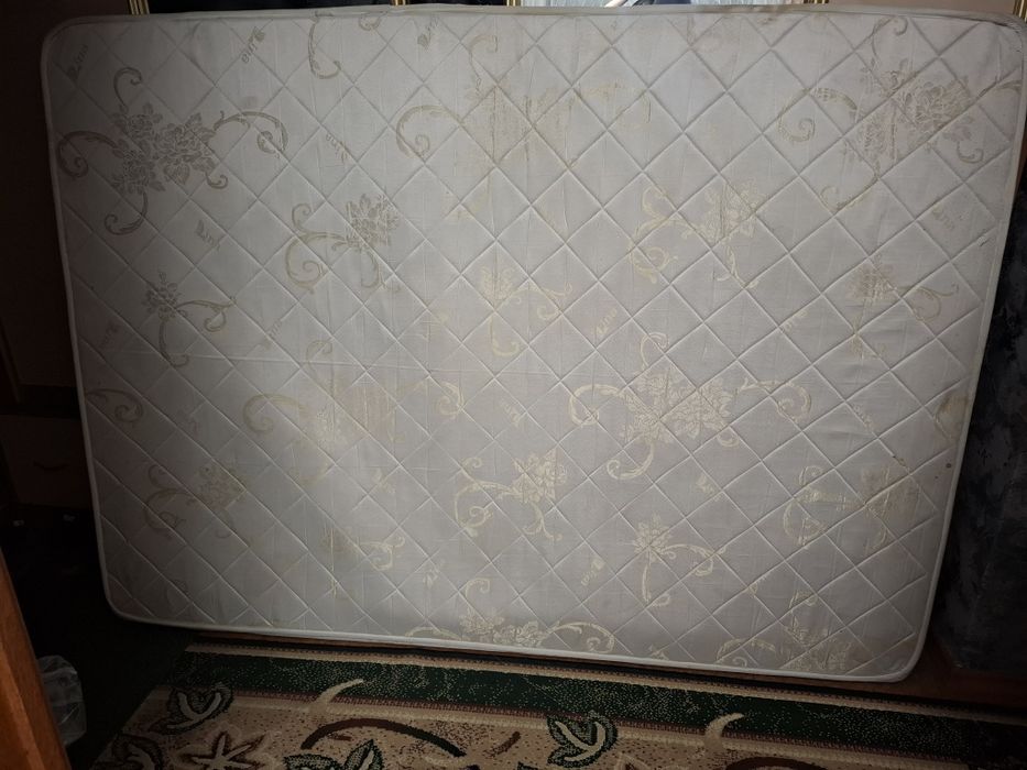 Отдам матрасы б/у