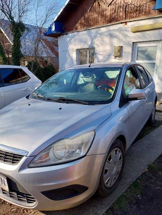 auto ford focus bine intretinut