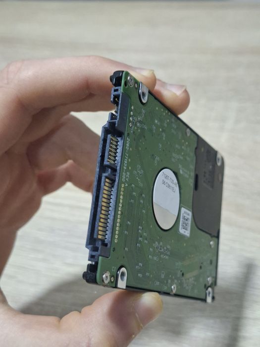 HDD laptop WD Blue 500GB (WD5000LPCX) — perfect funcțional
Vând hard d