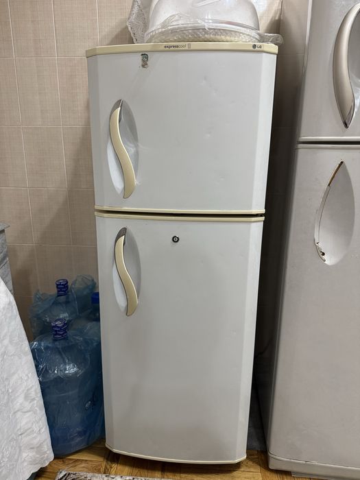 Холодильник LG 1,5 метра