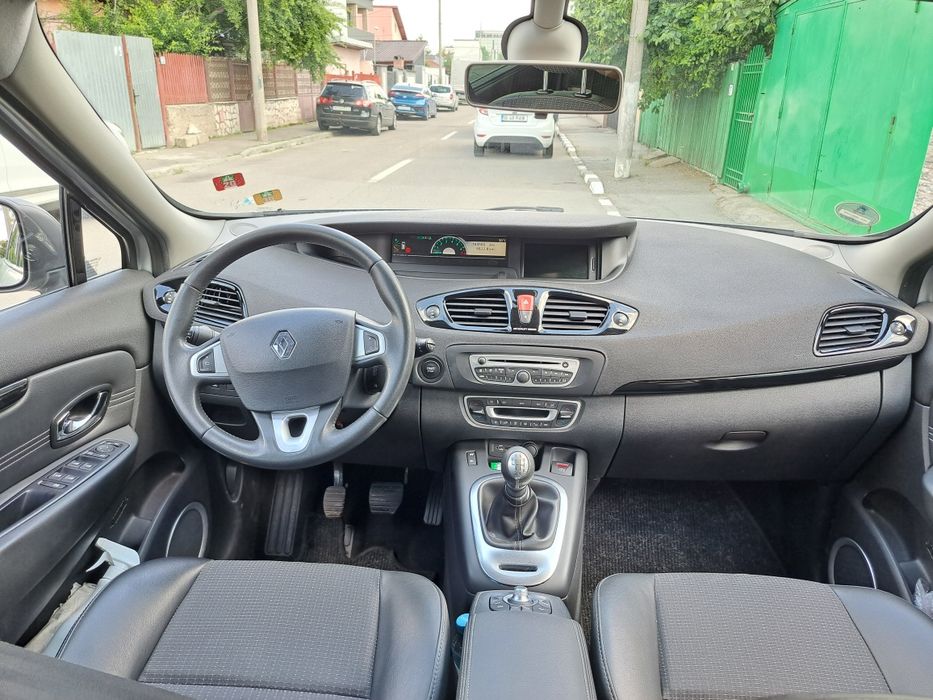 RENAULT Grand Scenic 2011 — imagine 3