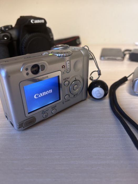 Canon Powershot A75 // Kodak EasyShare CD90