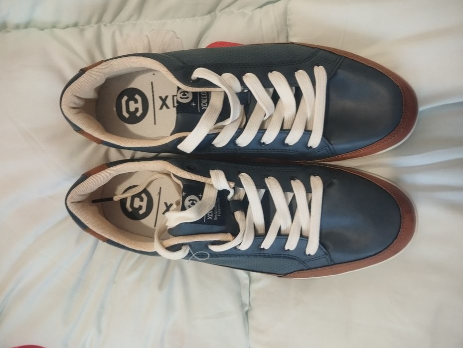 Ghete, adidași.teniși  mărimea 44, , ideal pentru noul sezon