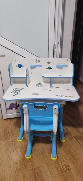 Vând set birou albastru