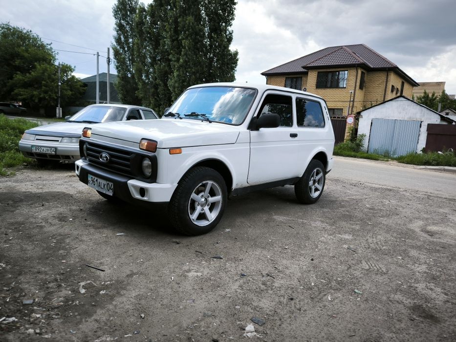 Продам Нива Урбан