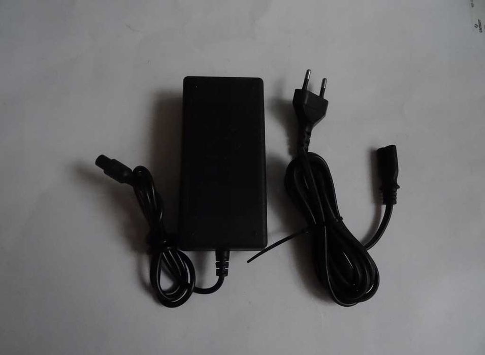 Мрежово зарядно за Електрически Скутер/Ховърборд ,3pin, 42VDC, 63W