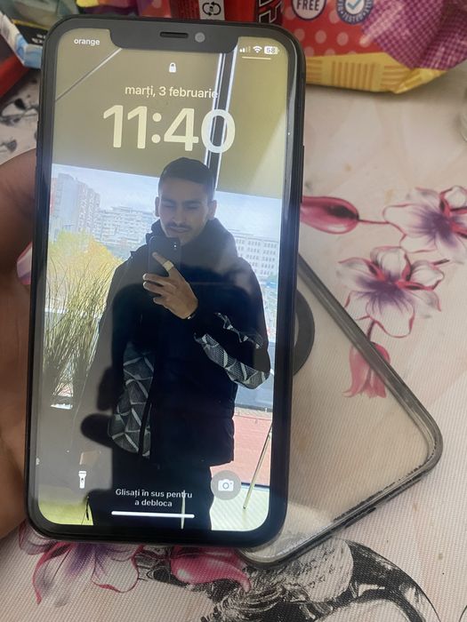 Vand iphone 11 in stare foarte buna