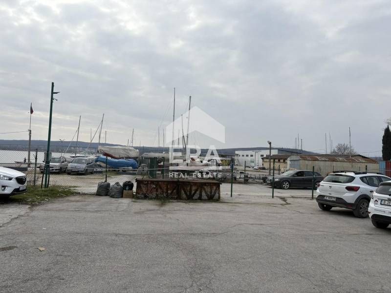 Дава се под наем Склад в Варна, Западна промишлена зона - 4000 кв.м за 3060 € - Снимка #8