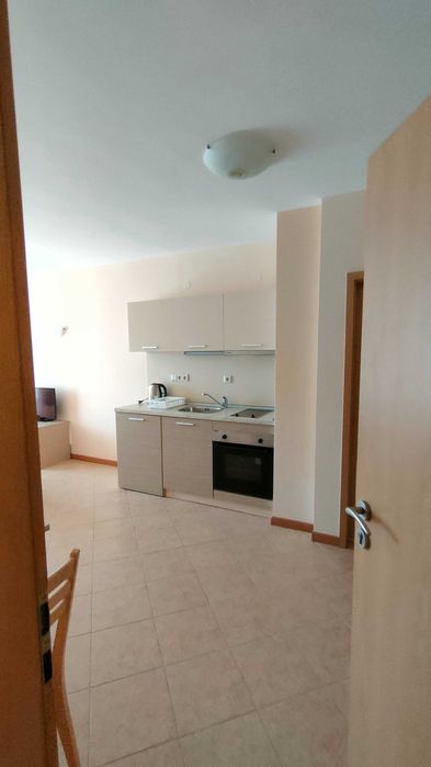 Едностаен апартамент в  луксозен комплекс " Роял Сан" център на курорт