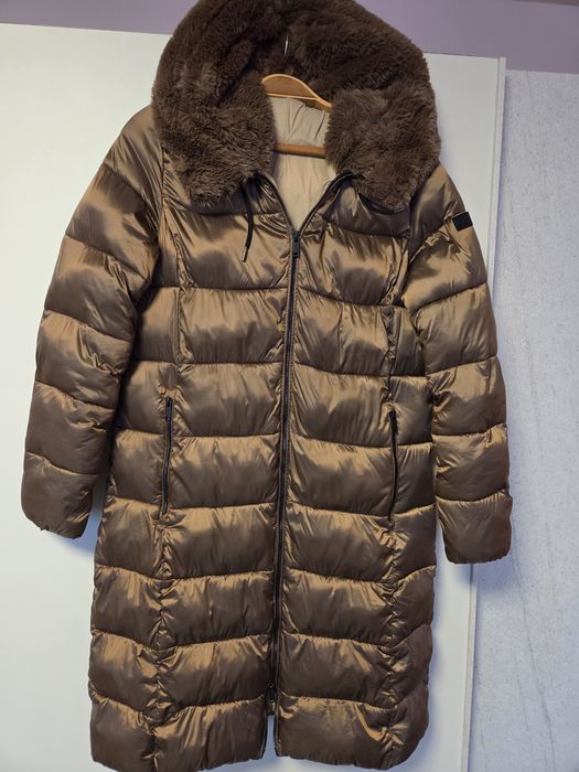 Ватирано яке с пухена качулка