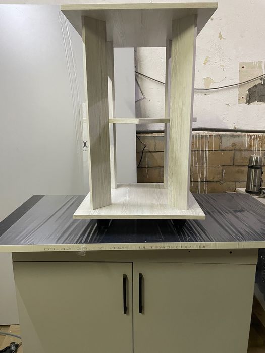 Стол журнальный, на колесиках есть в наличии не дорого качественно