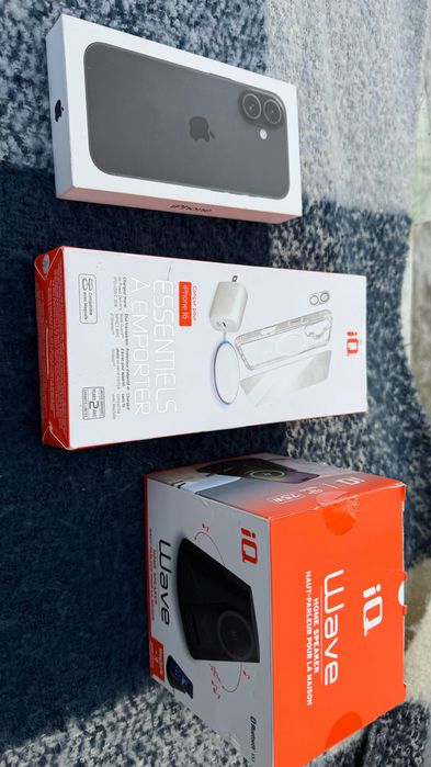 iPhone 16 - 128 Black cu boxa Bluetooth, încărcător, protector ecran