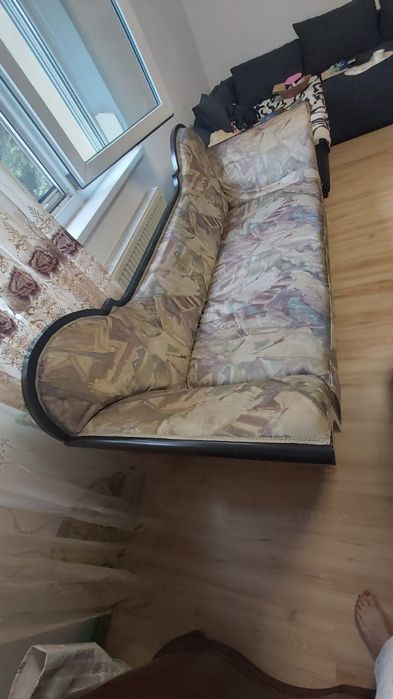 Vând mobilier vechi