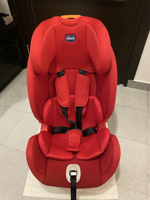 Chicco Youniverse Isofix Стол за кола 9-36кг.