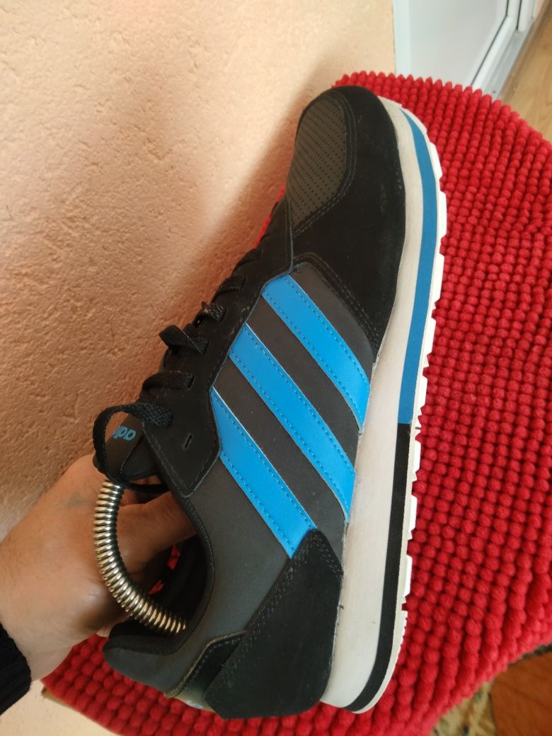 Adidas Nr 44 5 b rba i Periam OLX.ro