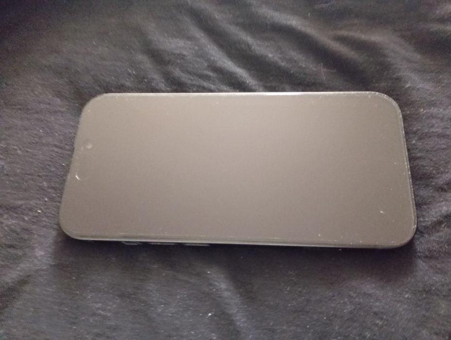 Продам айфон 15 128 Гб.