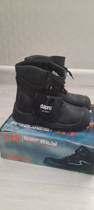 Спец ботинка жаңа бағасы 60000мың теңге