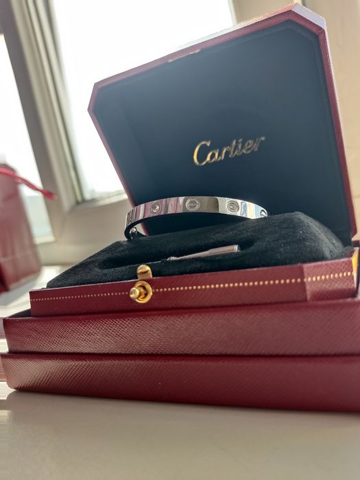 Браслеты Cartier.