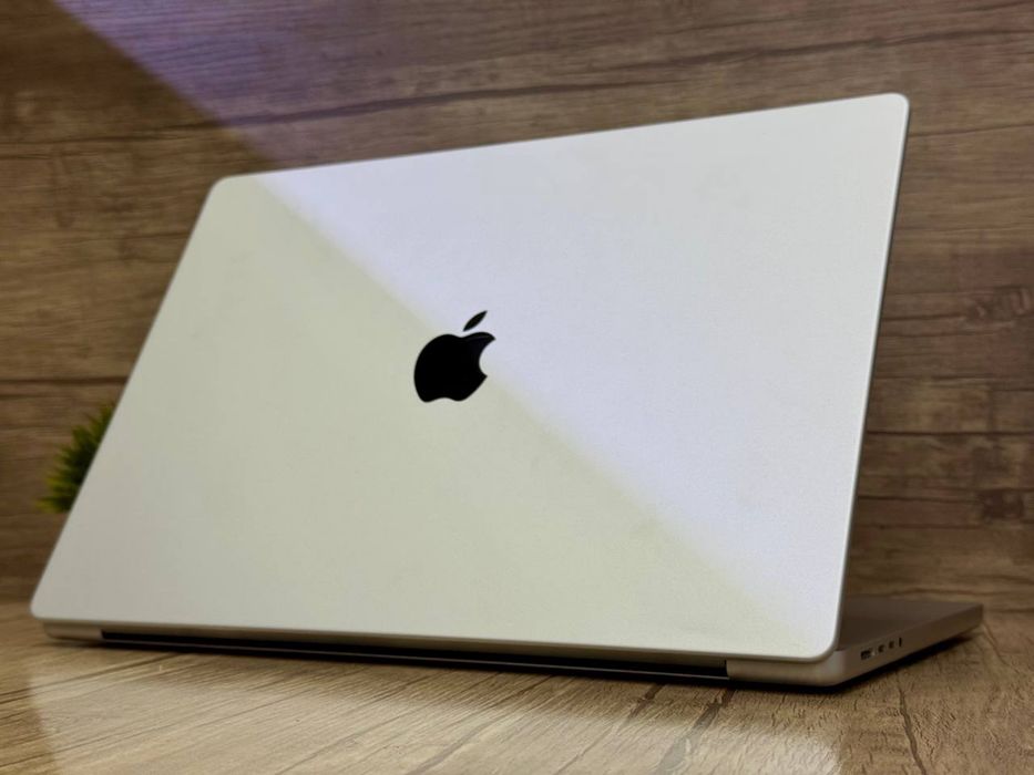 б/у  MacBook Pro 16” M1 Pro 10CPU / 32Gb / 512Gb / 16GPU