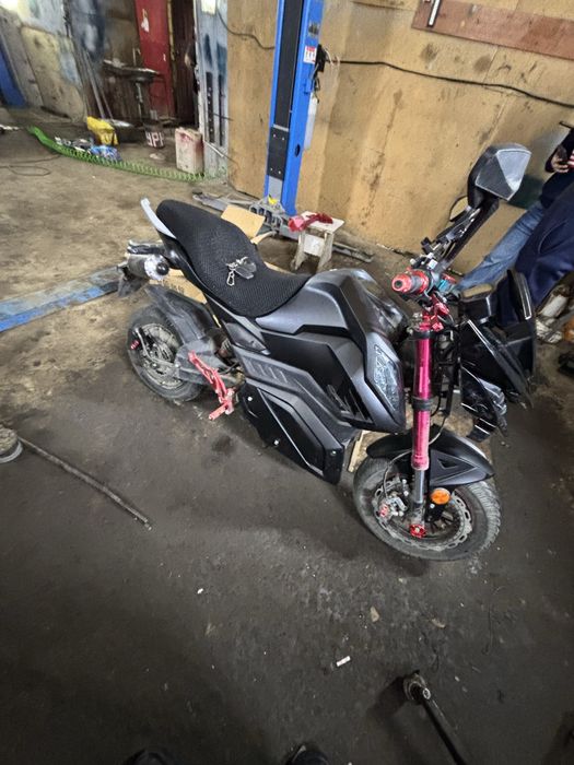 Электро мотоцикл GTR3000V7235AH