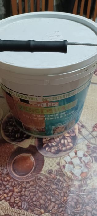 Водоустойчива боя за дърво!