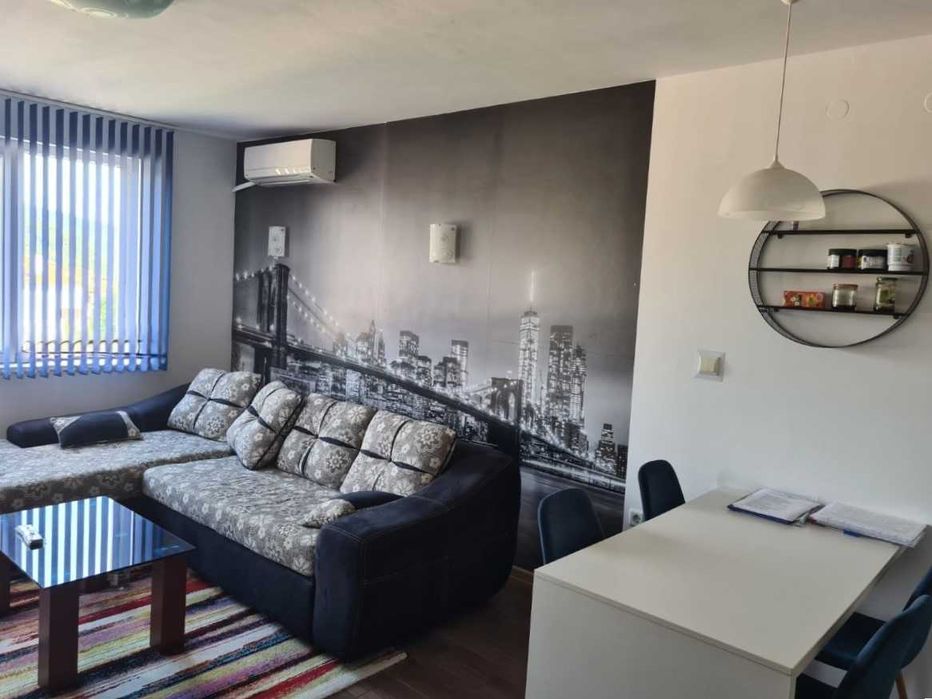 Дава се под наем Двустаен апартамент в Велико Търново, Център - 68 кв.м за 357 € - Снимка #2