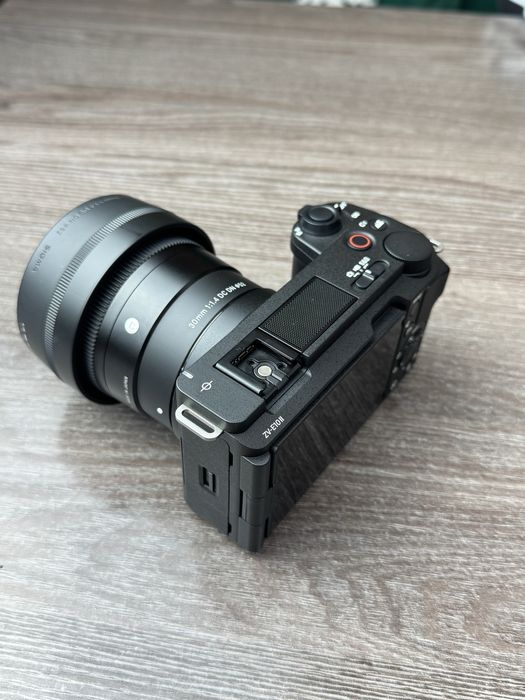 Sony ZV-E10 II + Sigma 30mm f/1.4