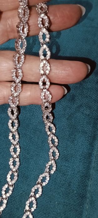 Colier  elegant cu pietricele albe și 2 cercei