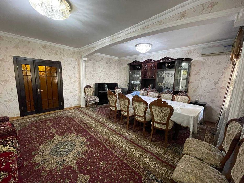 Юнусабад 8й квартал 4 комнатная 90 кв.м