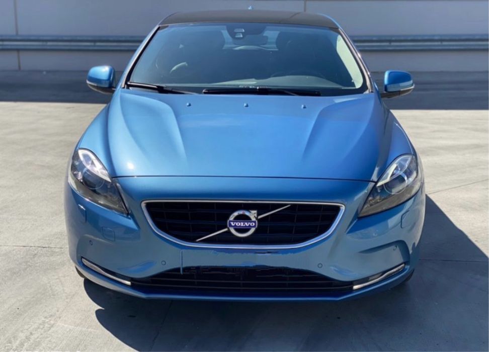 volvo v40
