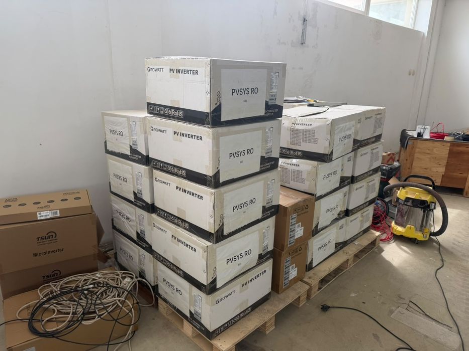 Panouri fotovoltaice  de 580 W  si invertoare Growat