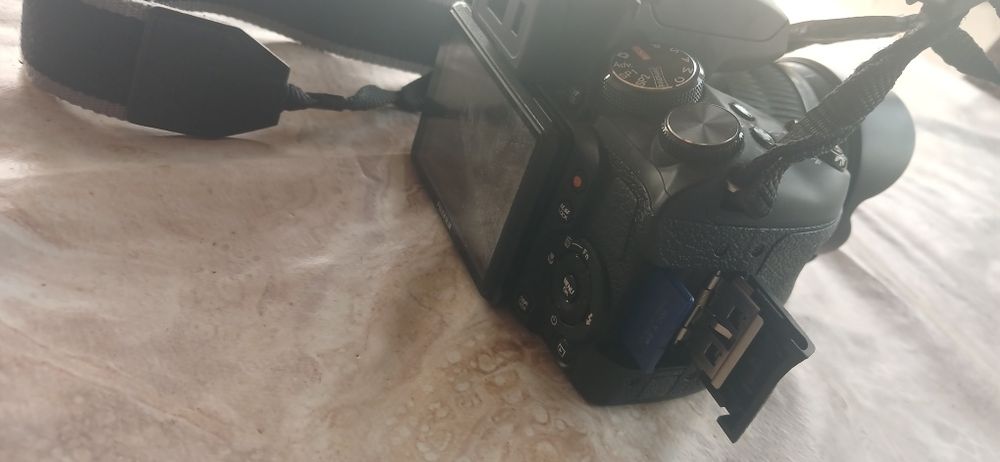 an stare forte buna 
camera foto FUJIFILM 
FINEPIX HSBO EXR
FINEPIX HS