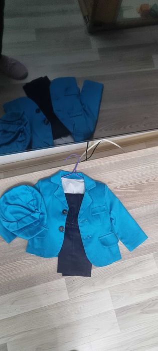 Vand doua  costume de botez pentru baieti