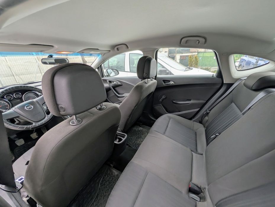 Opel Astra J Notchback,  1.7 CDTI, 110 CP,  2014