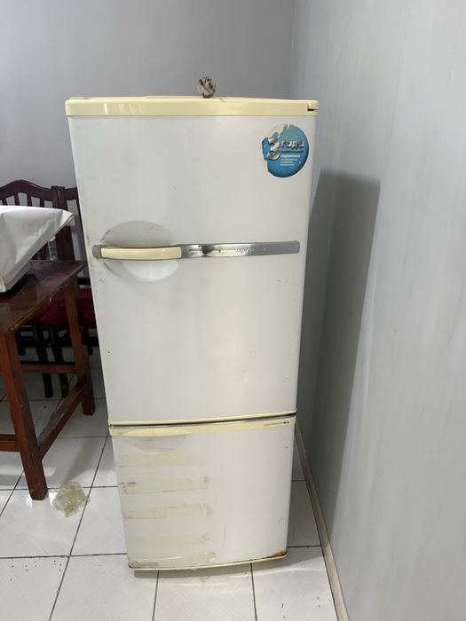 Холодильник сатылады