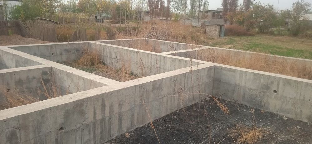 Участка сотилади