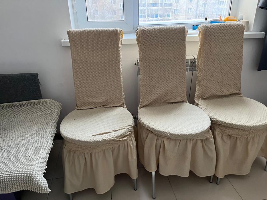 Отдам диван и стулья б/у